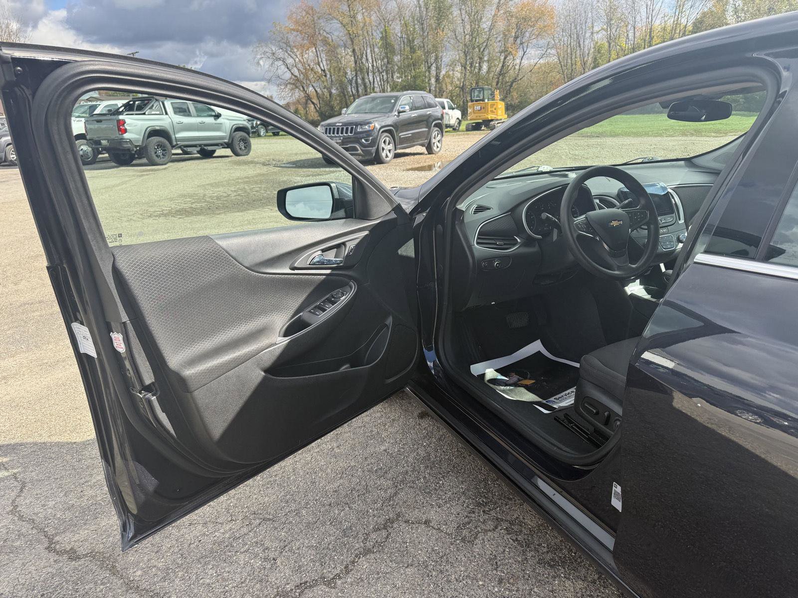 Used 2023 Chevrolet Malibu LT image 11