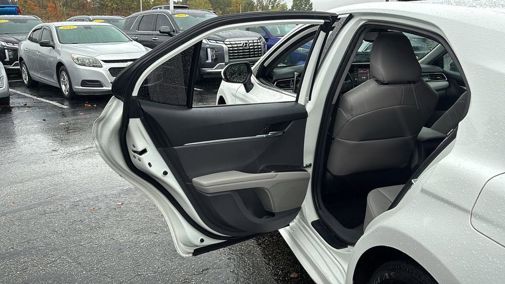 Used 2022 Toyota Camry SE image 28