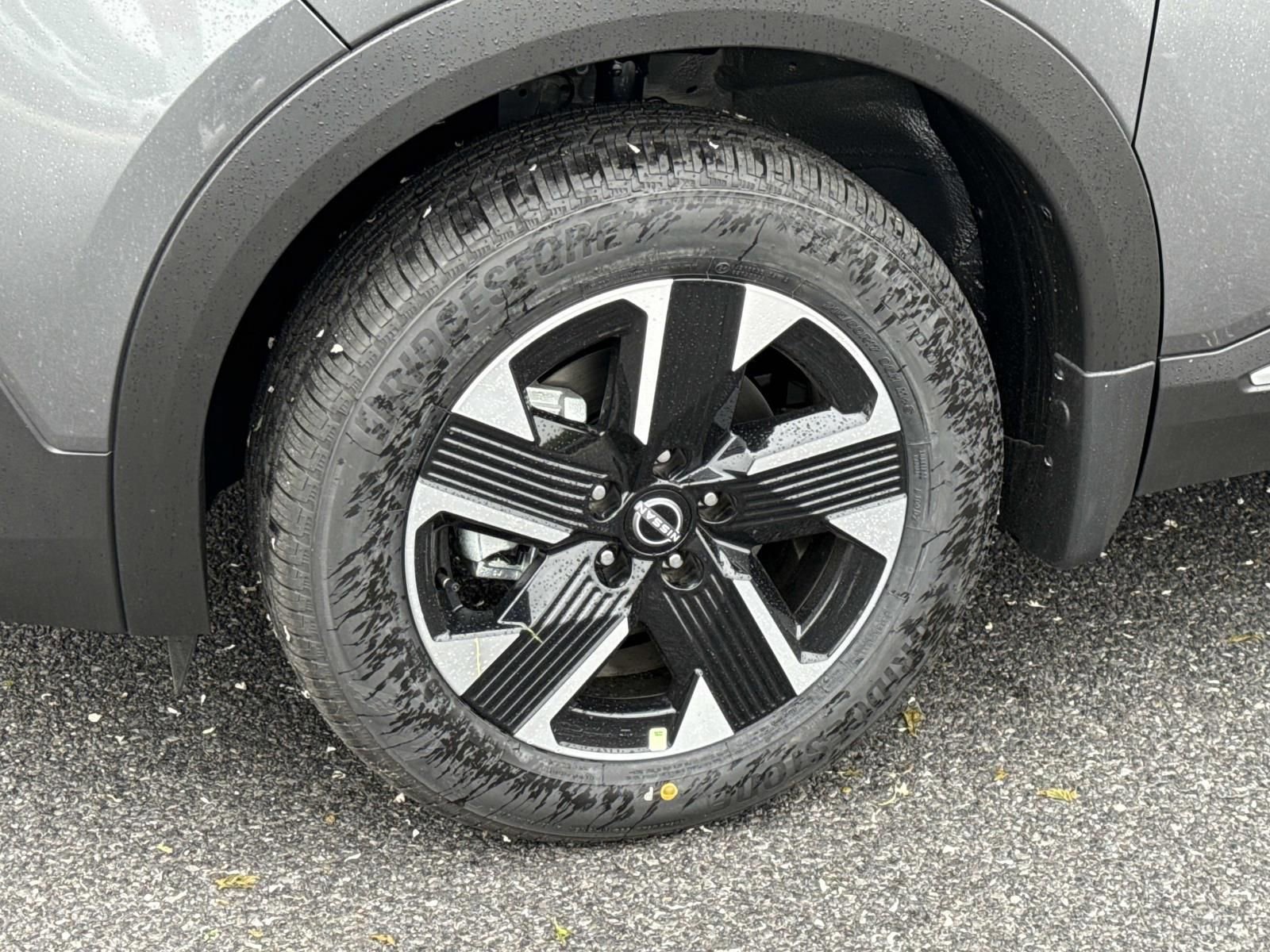 New 2026 Nissan Kicks SV w/ SV Premium Package AWD/4WD image 7