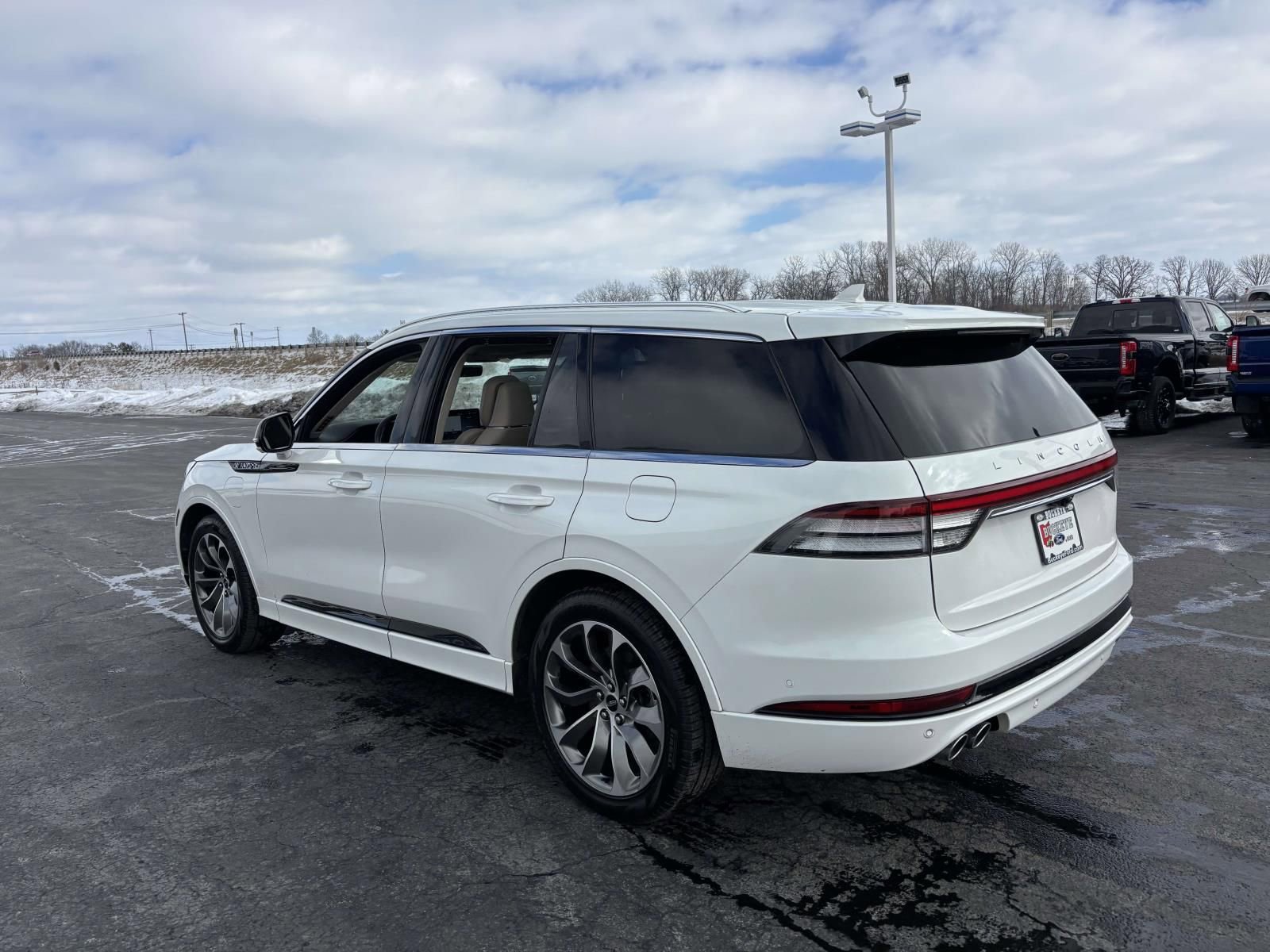 Used 2023 Lincoln Aviator Grand Touring w/ Equipment Group 301A image 7