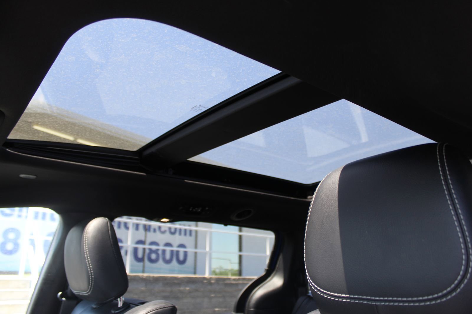 Used 2021 Chrysler Pacifica Touring-L w/ Uconnect Theater Family Group FWD image 21