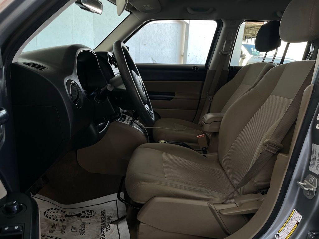 Used 2016 Jeep Patriot Sport w/ Power Value Group image 10