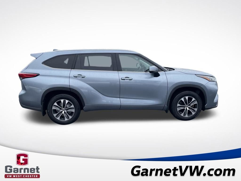 Used 2020 Toyota Highlander XLE image 6
