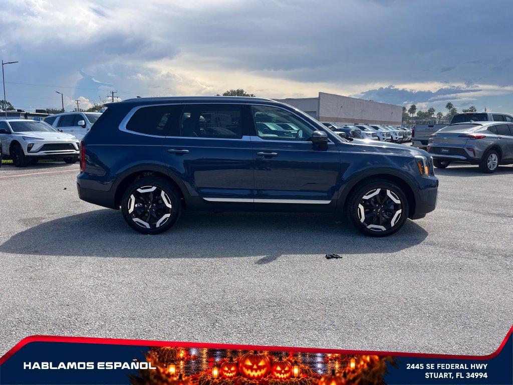 Used 2024 Kia Telluride S FWD image 4