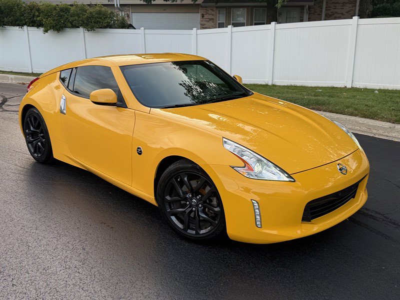 Used 2017 Nissan 370Z Coupe RWD image 1
