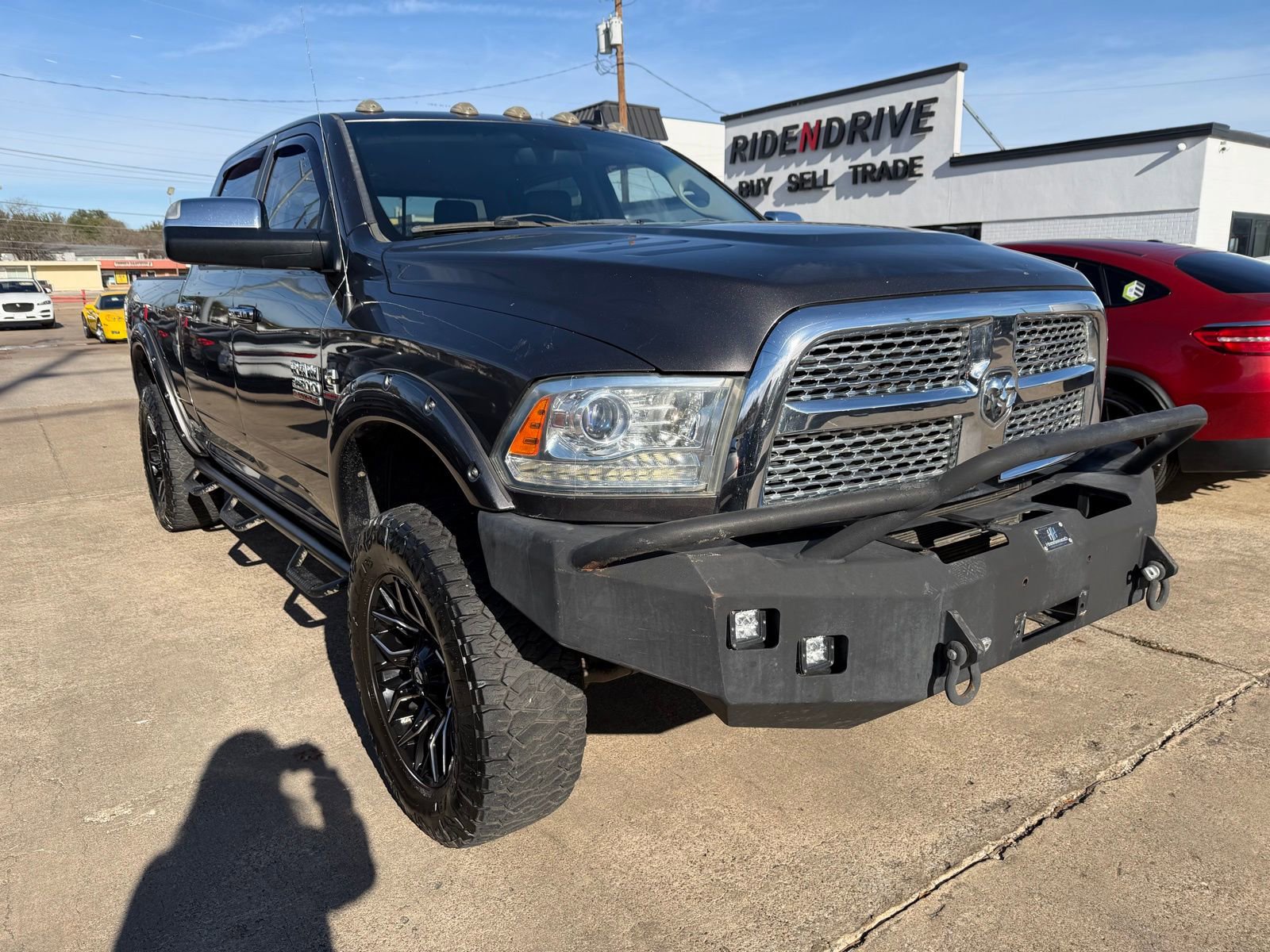 Used 2015 RAM 2500 Laramie w/ Protection Group image 9
