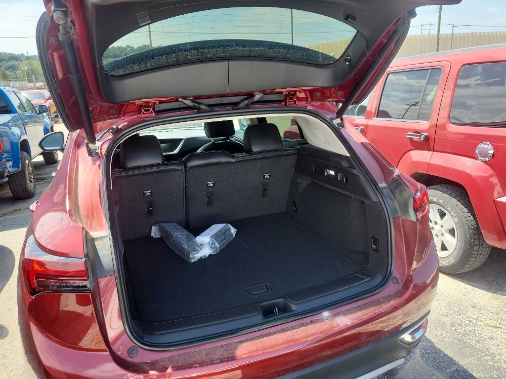 Used 2022 Buick Envision Essence w/ Safety Package image 20