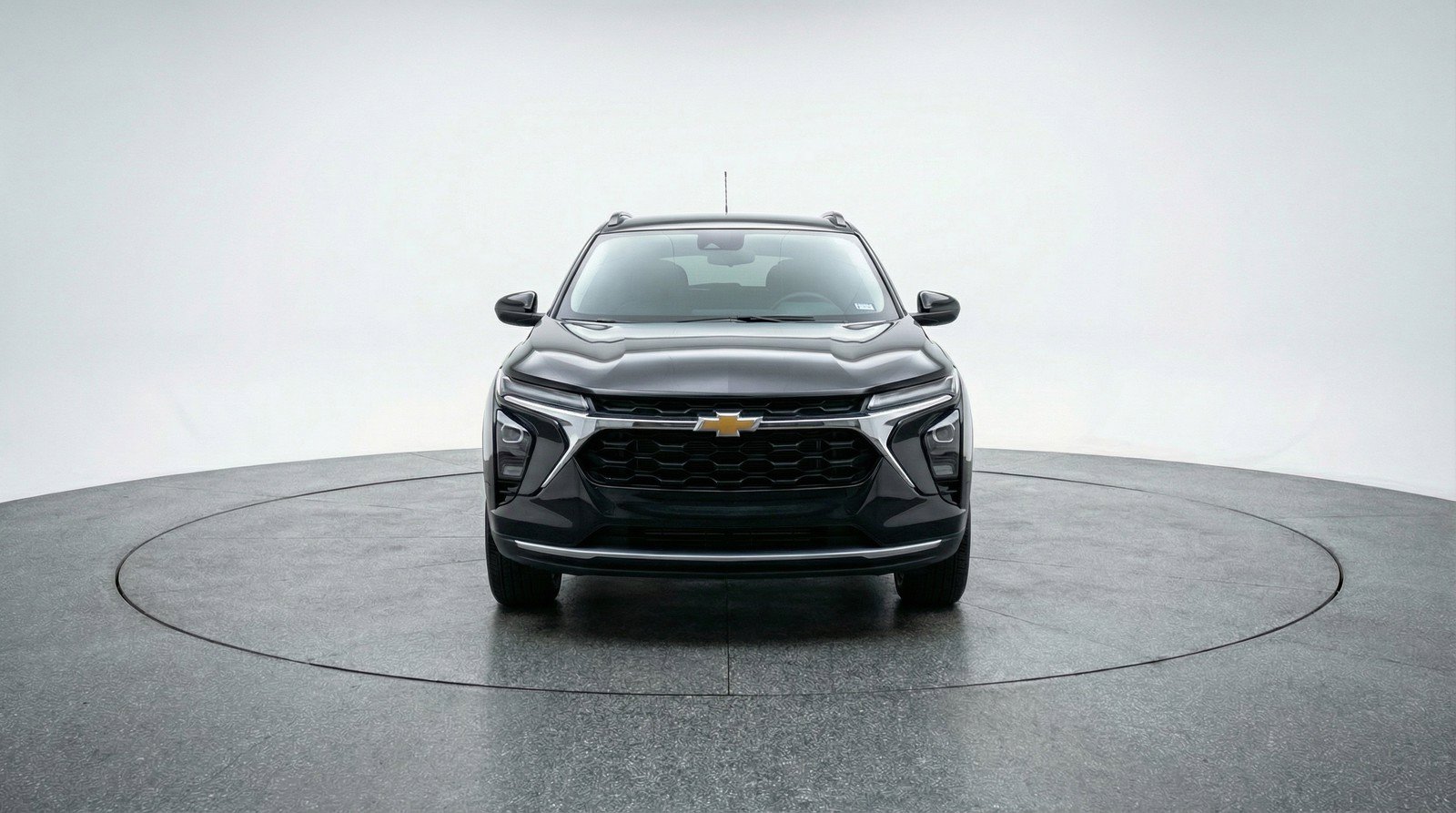 Used 2025 Chevrolet Trax LT FWD image 2
