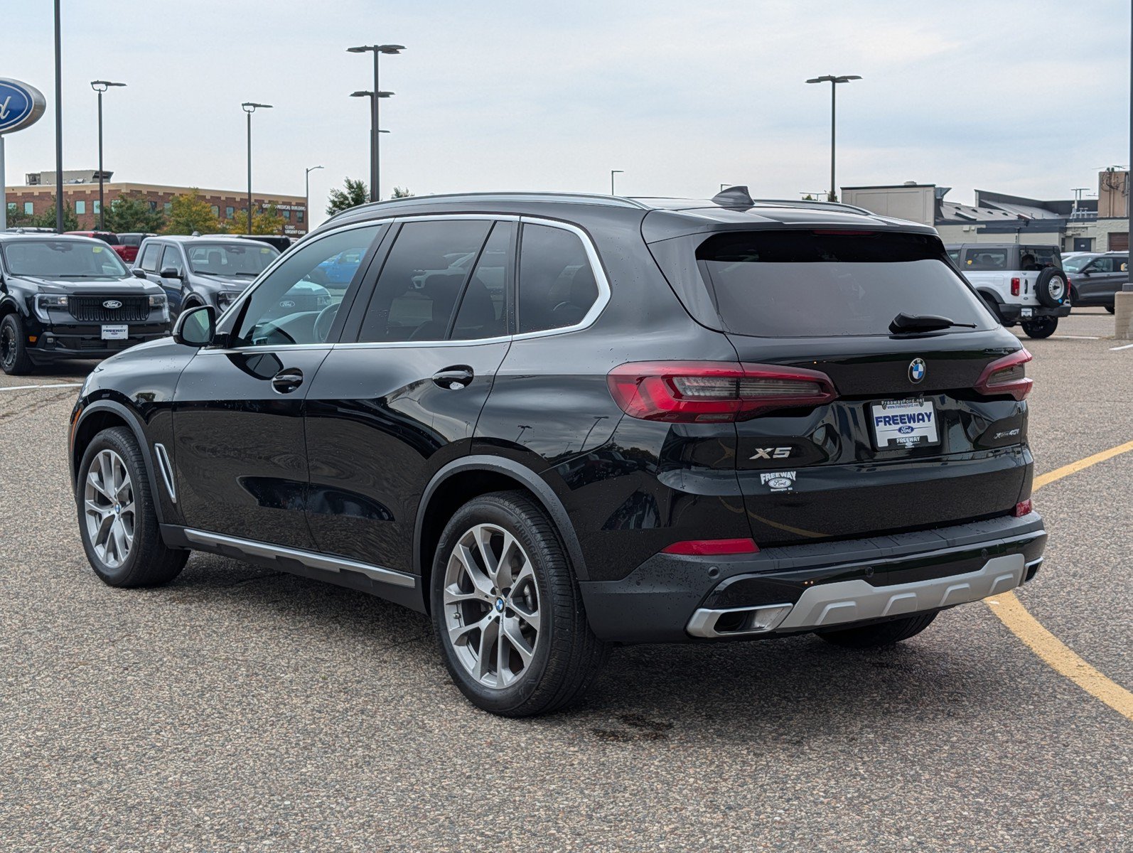 Used 2022 BMW X5 xDrive40i AWD/4WD image 3