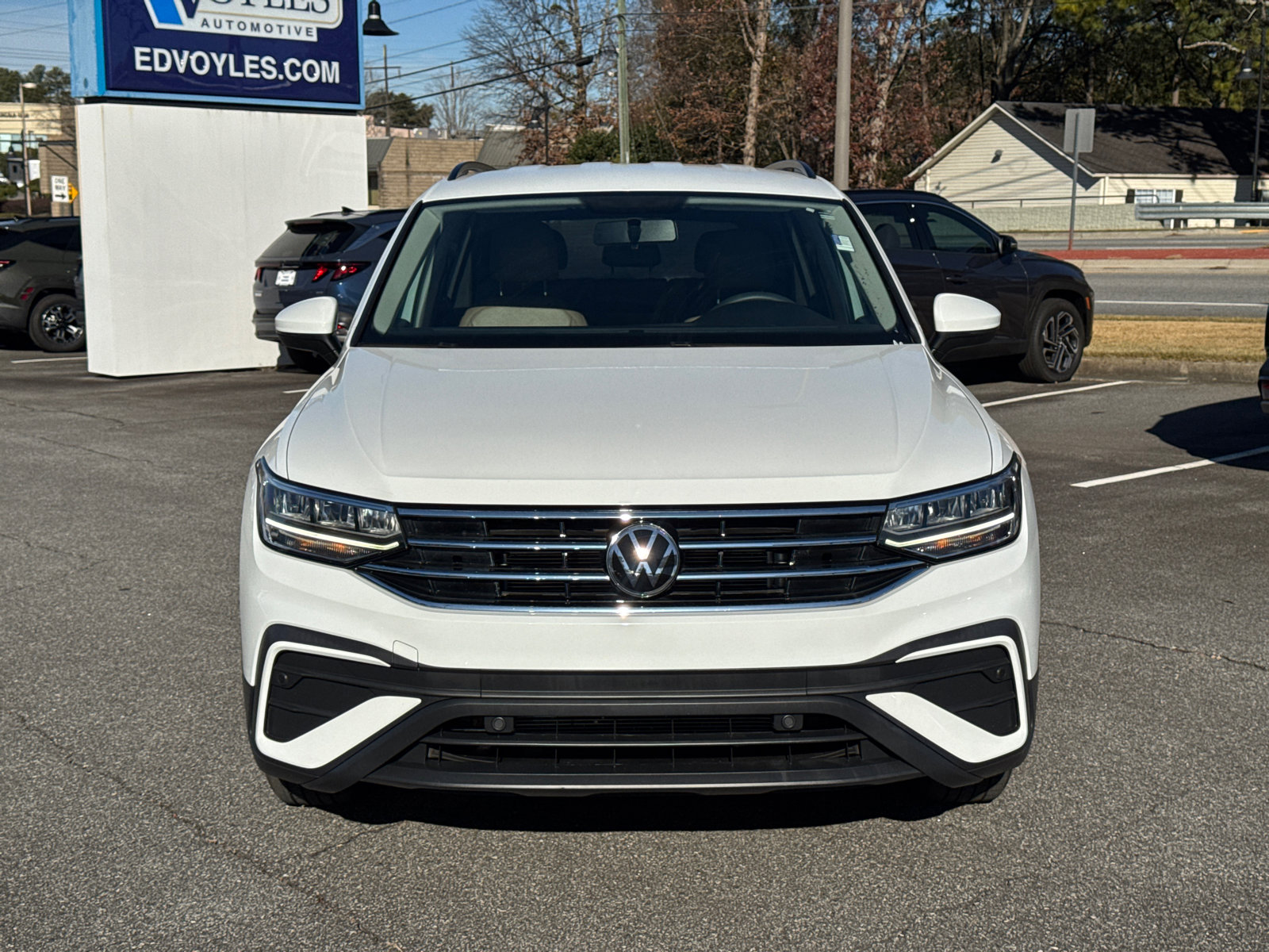 Used 2022 Volkswagen Tiguan S image 2