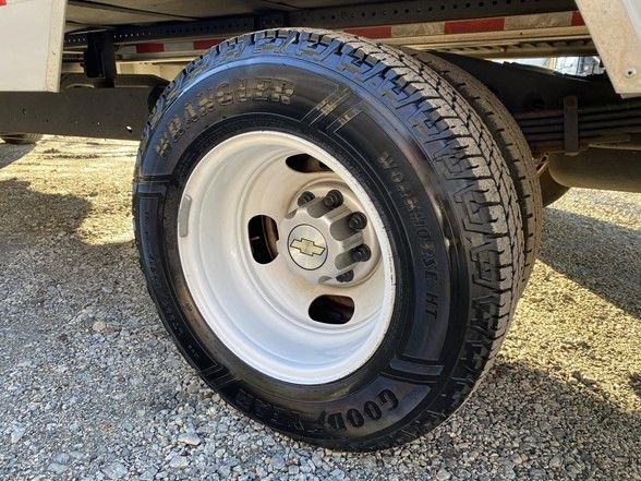 Used 2024 Chevrolet Express 3500 w/ Power Convenience Package image 41