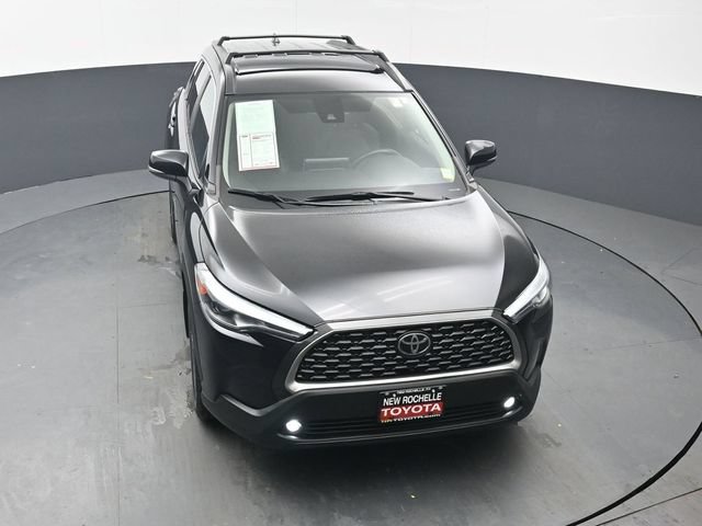 Certified 2022 Toyota Corolla Cross XLE w/ Black Badges Package (TMS) AWD/4WD image 45
