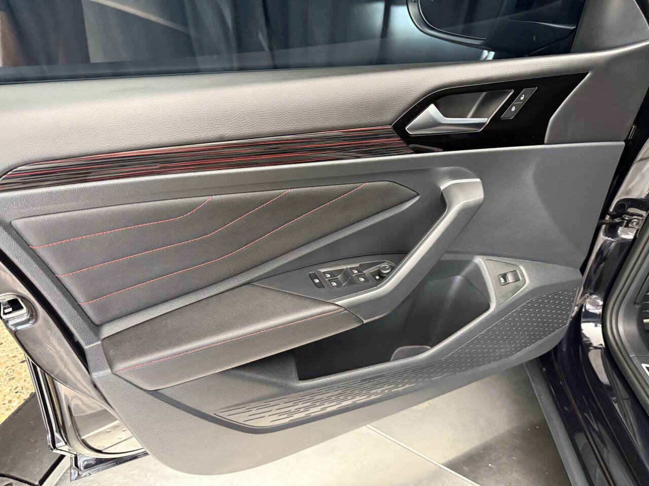 Used 2024 Volkswagen Jetta GLI Autobahn w/ GLI Black Package image 19