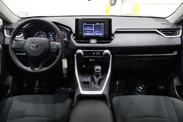 Used 2021 Toyota RAV4 LE image 25