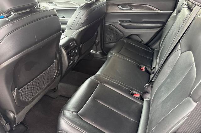Used 2024 Jeep Grand Cherokee Limited AWD/4WD image 6