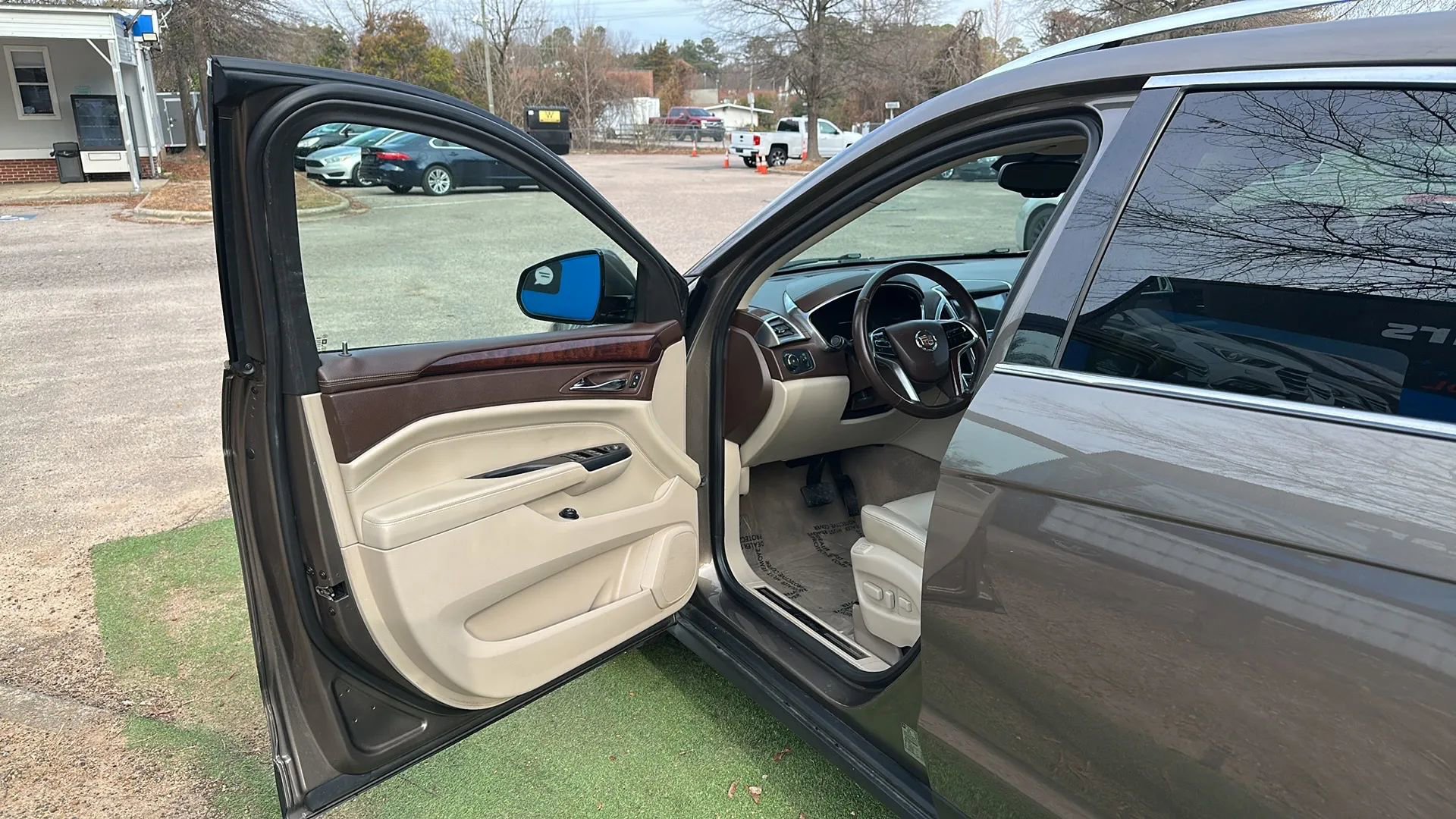 Used 2014 Cadillac SRX Performance w/ Driver Awareness Package image 16