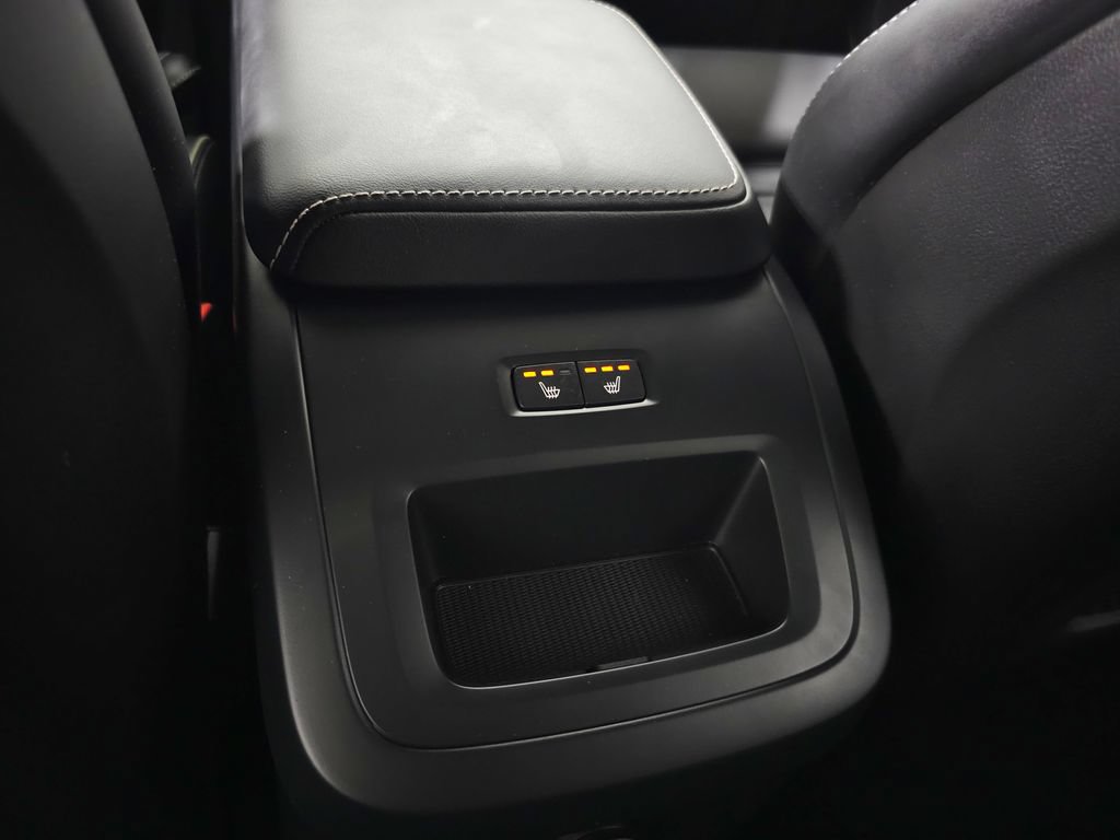 Certified 2024 Volvo XC60 T8 Ultimate w/ Protection Package Premier AWD/4WD image 37