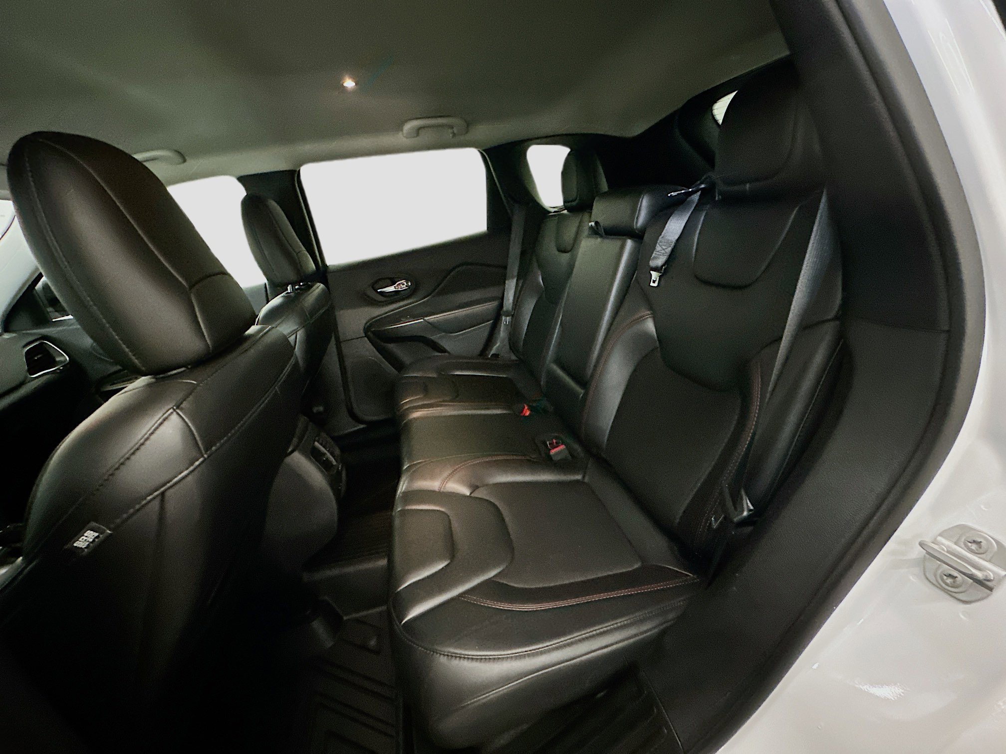 Used 2020 Jeep Cherokee Trailhawk w/ Cold Weather Group image 29