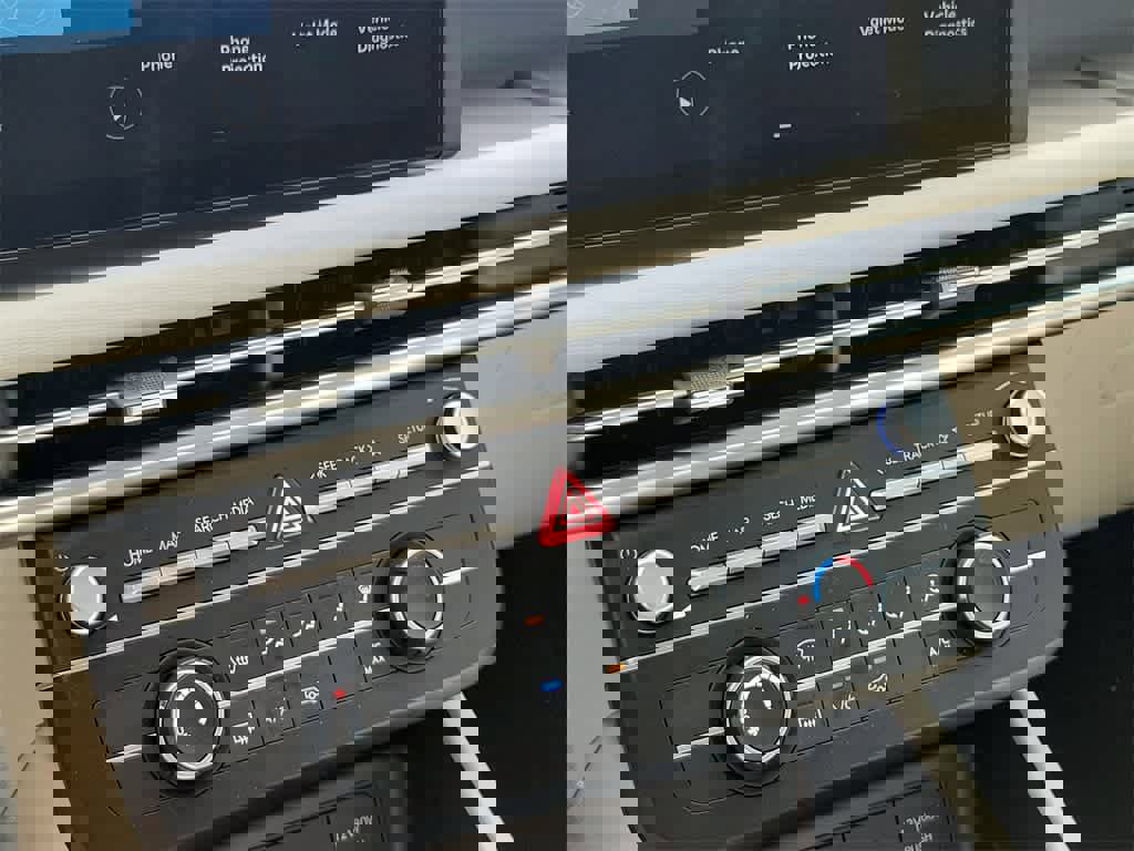 Used 2025 Hyundai Tucson SE image 29