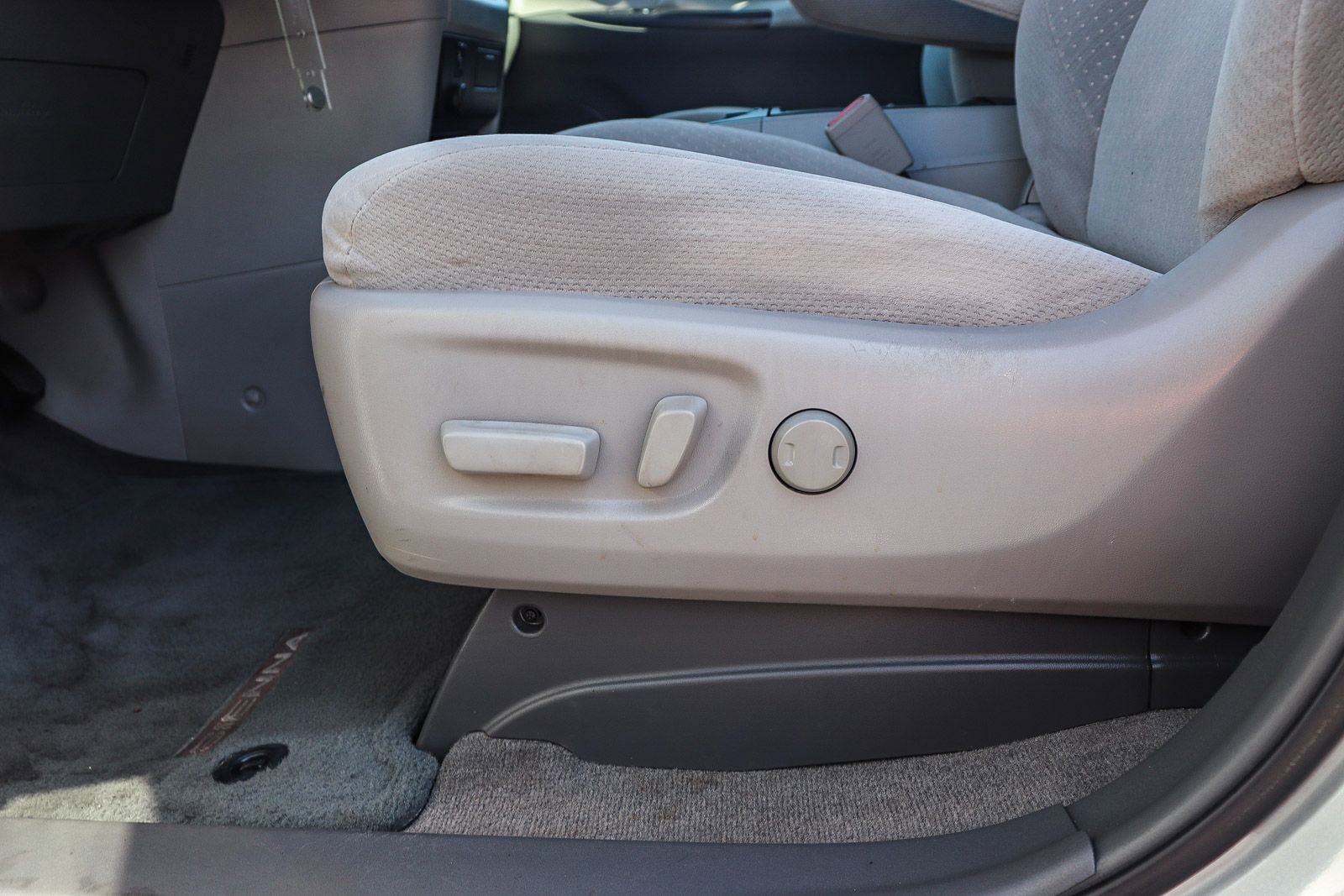 Certified 2017 Toyota Sienna LE FWD image 26