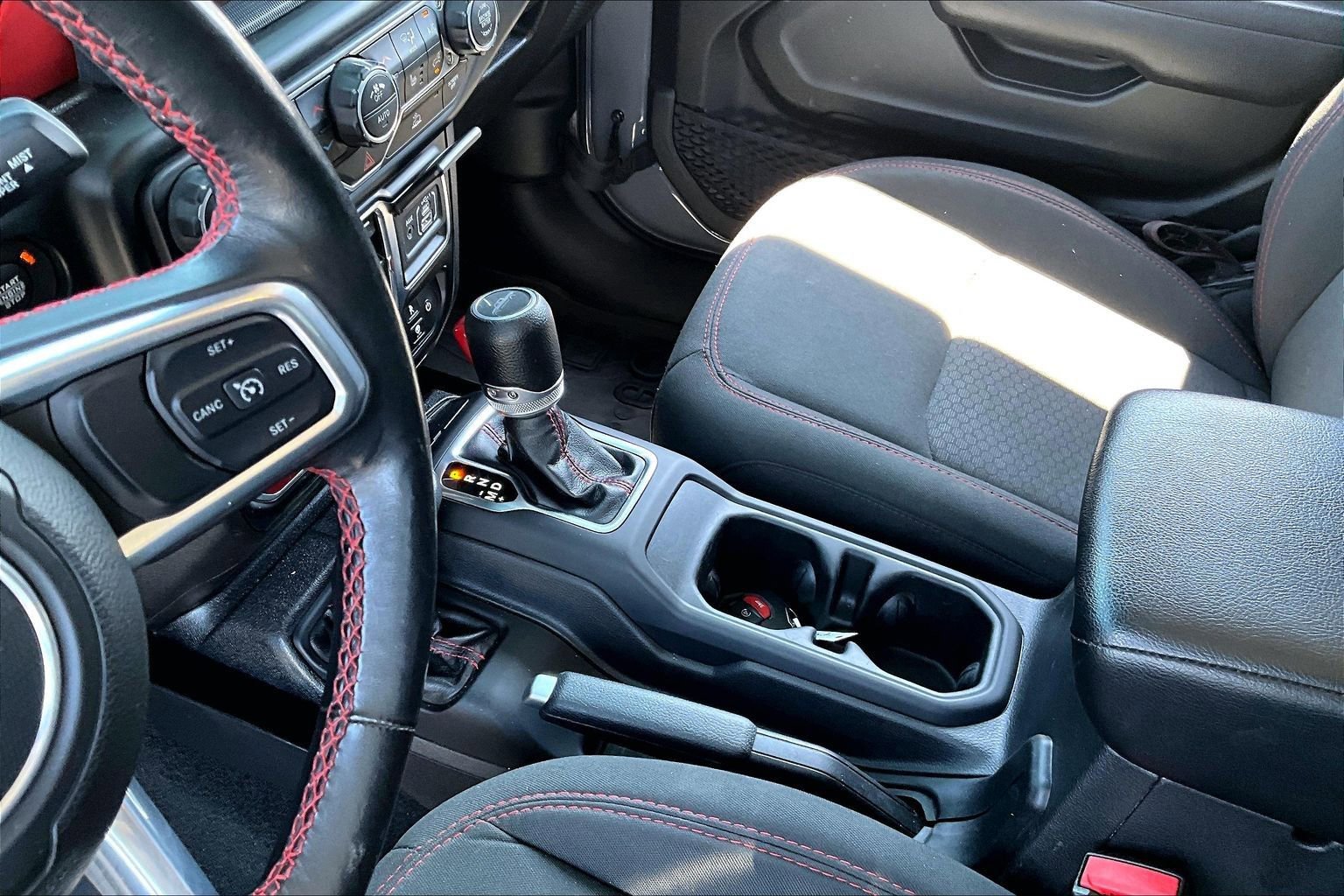 Used 2022 Jeep Gladiator Rubicon w/ Cold Weather Group AWD/4WD image 14