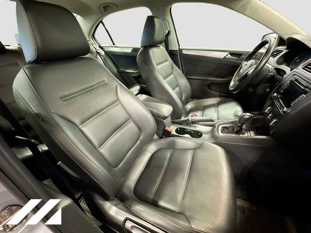 Used 2013 Volkswagen Jetta SE FWD image 27