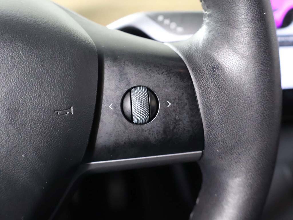 Used 2021 Tesla Model Y 2WD image 38