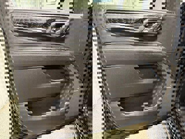 Used 2023 GMC Yukon Denali image 10