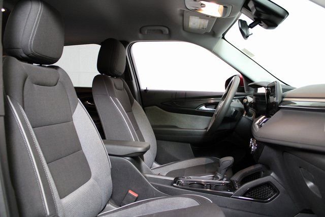 Used 2025 Chevrolet TrailBlazer LT image 12