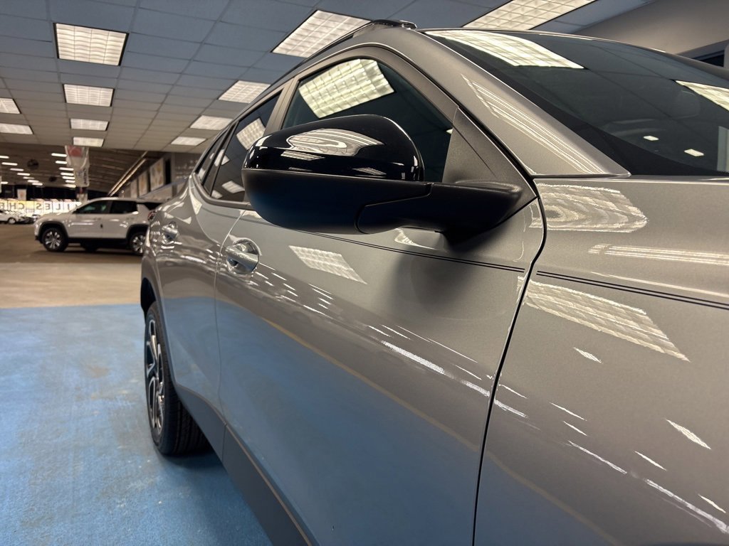 Certified 2025 Chevrolet Trax RS w/ Sunroof Package image 4