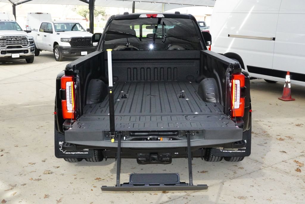 Used 2026 Ford F350 Platinum image 36