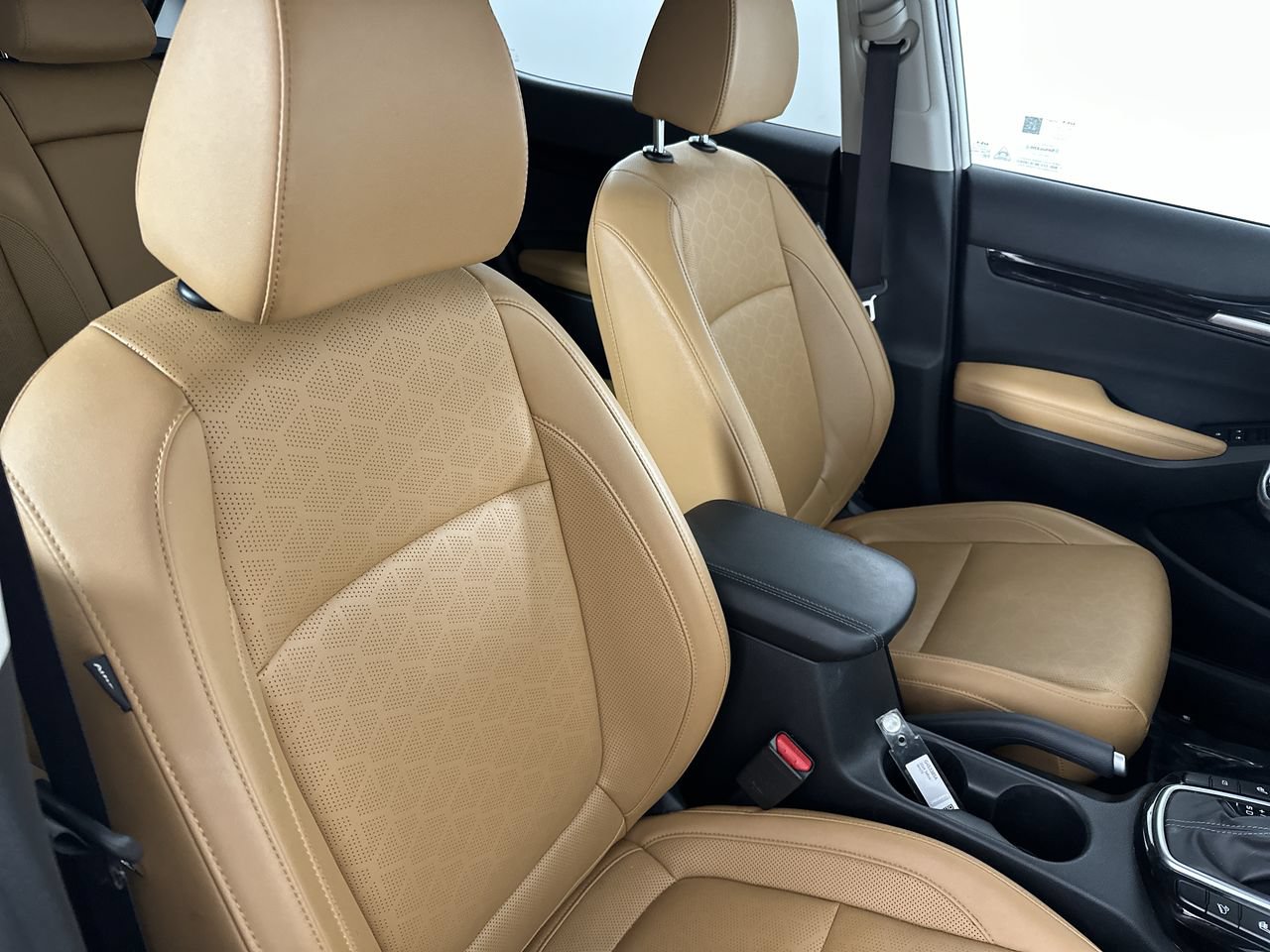 Certified 2024 Kia Seltos EX FWD image 15