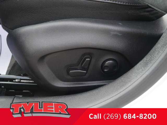 Certified 2023 Jeep Compass Latitude AWD/4WD image 23