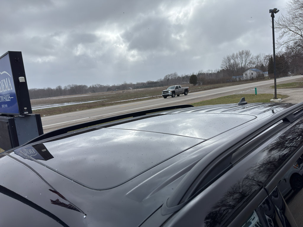 Used 2021 Ford Explorer XLT w/ XLT Sport Appearance Package image 16