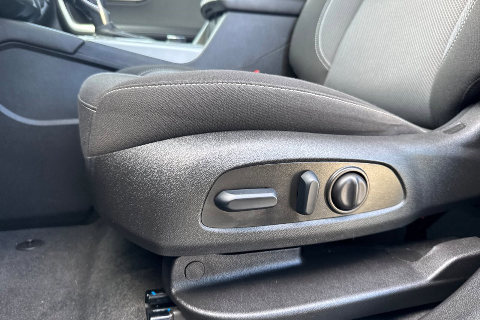 Used 2025 Chevrolet Blazer LT image 13