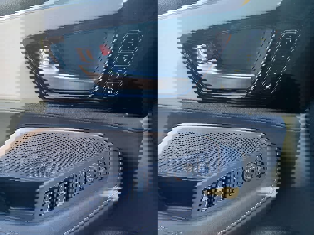 Used 2023 Acura MDX SH-AWD w/ Technology Package image 40