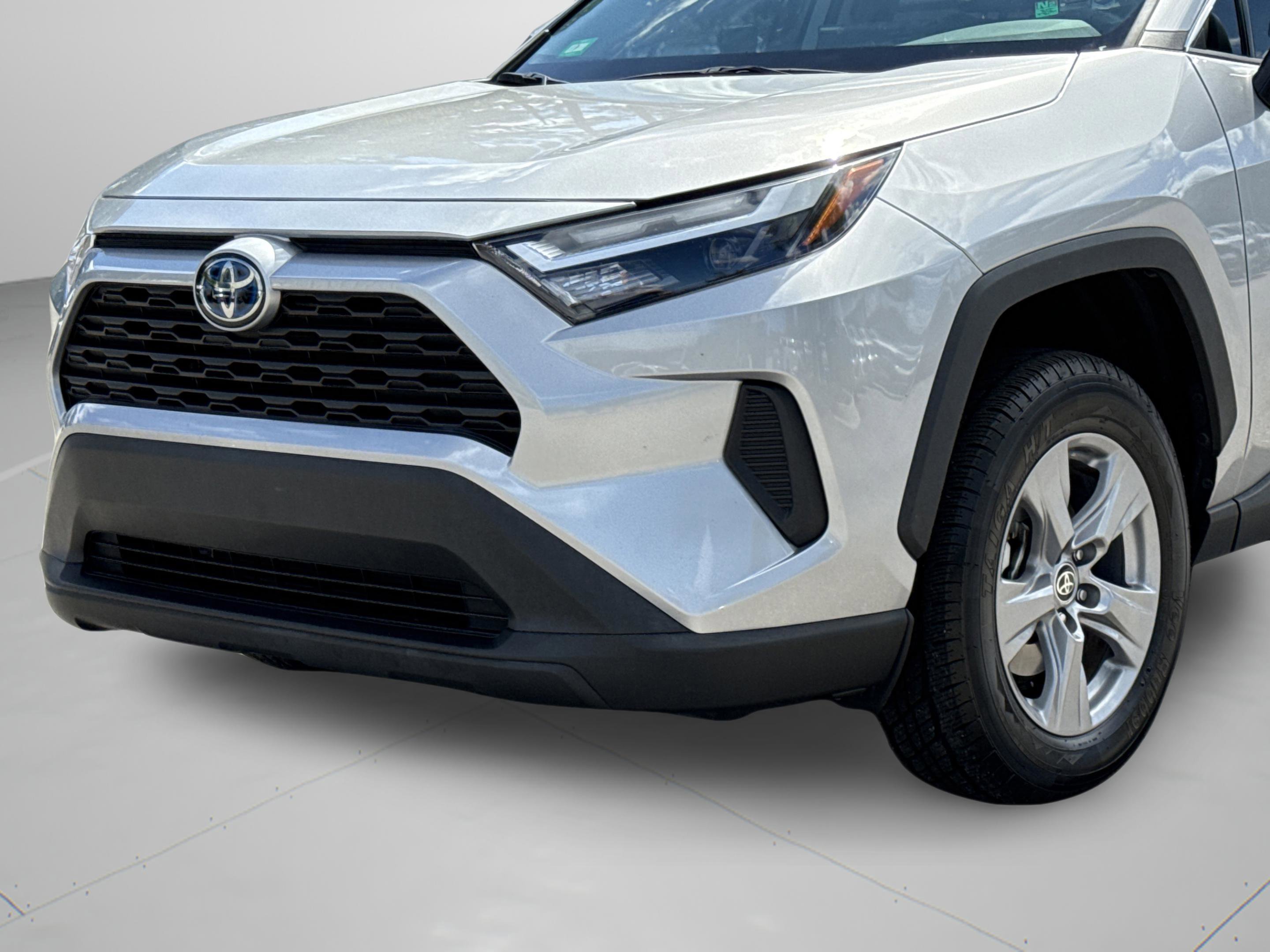 Used 2022 Toyota RAV4 XLE w/ Convenience Package AWD/4WD image 31