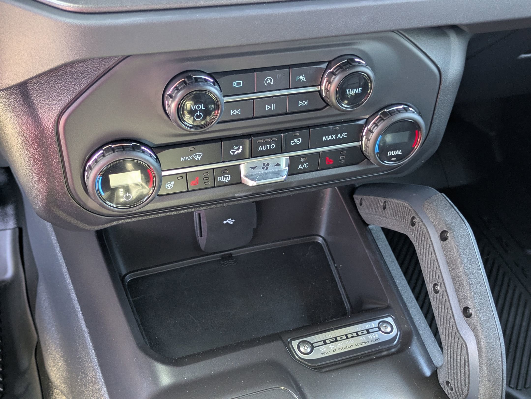 Certified 2025 Ford Bronco Badlands AWD/4WD image 25