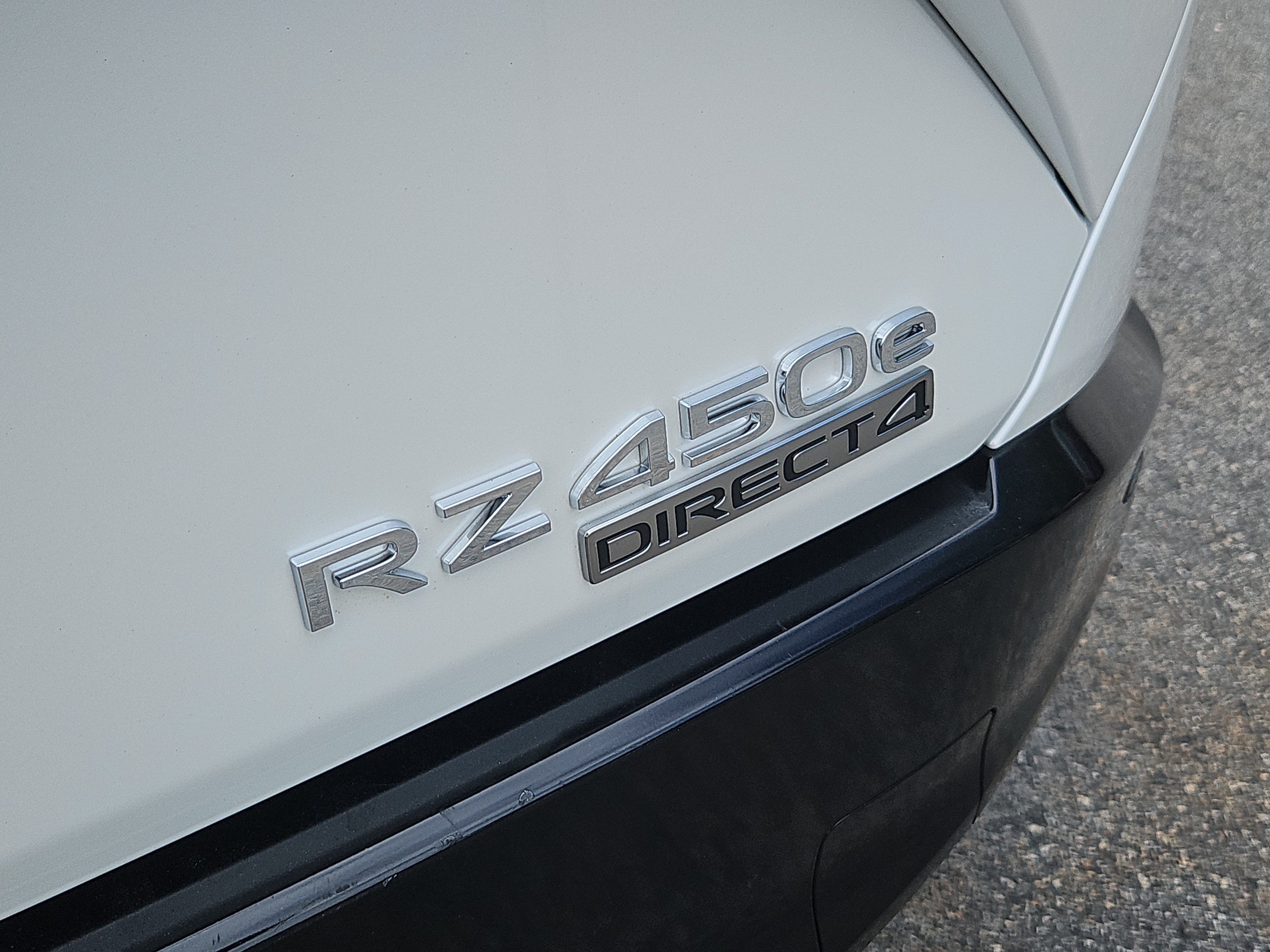 Used 2025 Lexus RZ 450e w/ Technology Package AWD/4WD image 5