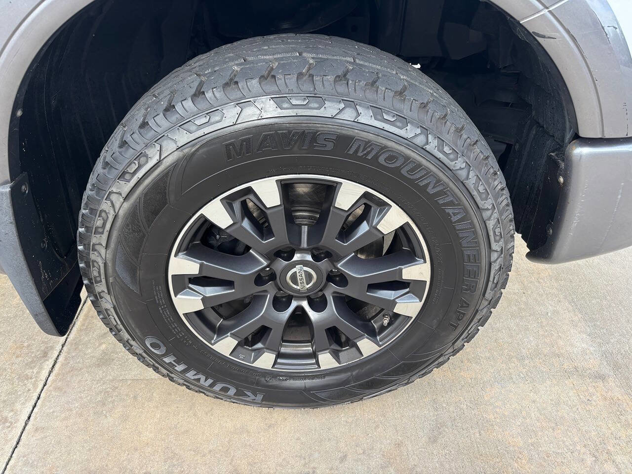 Used 2018 Nissan Titan PRO-4X AWD/4WD image 18