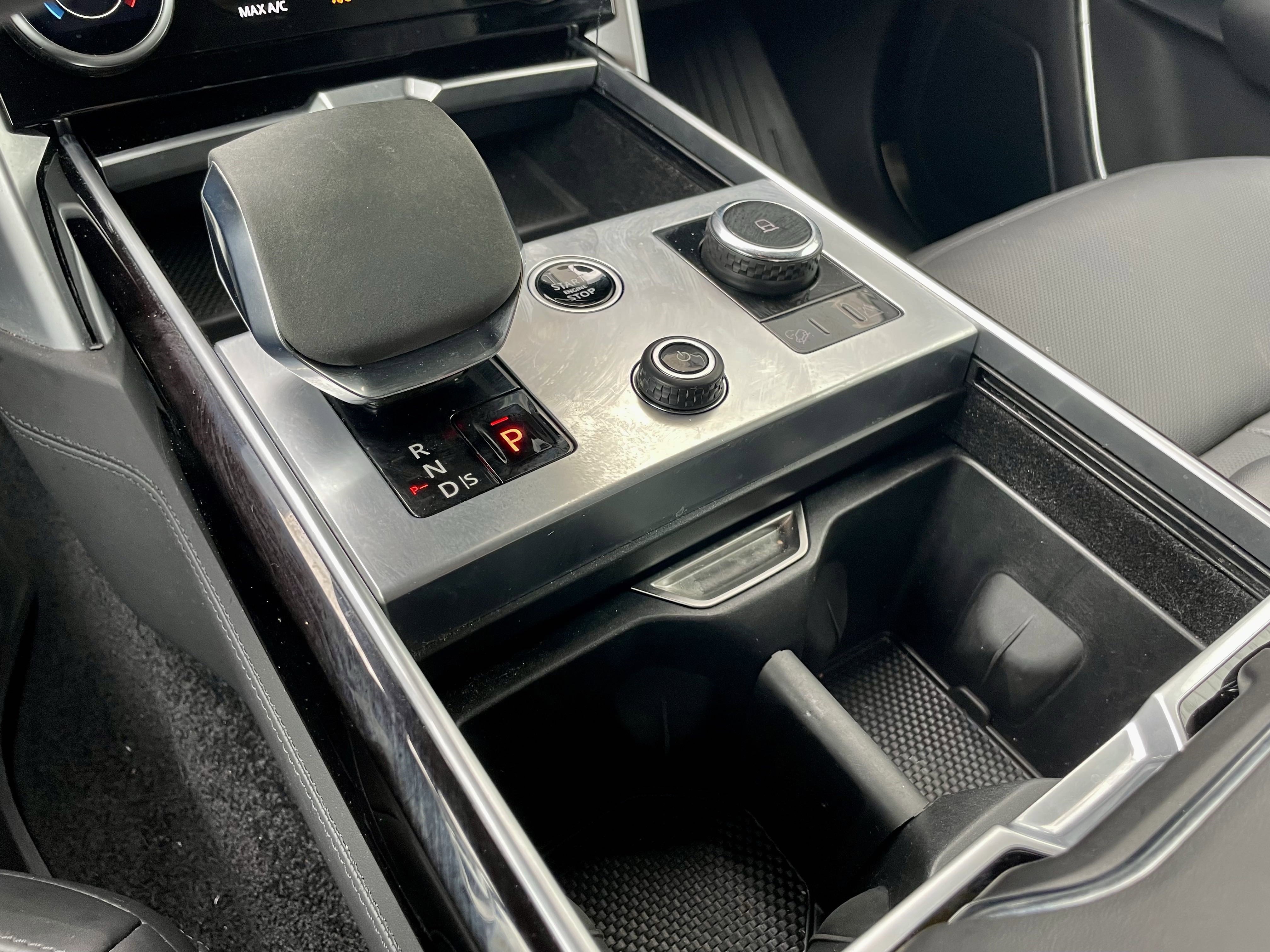 Used 2023 Land Rover Range Rover SE image 17