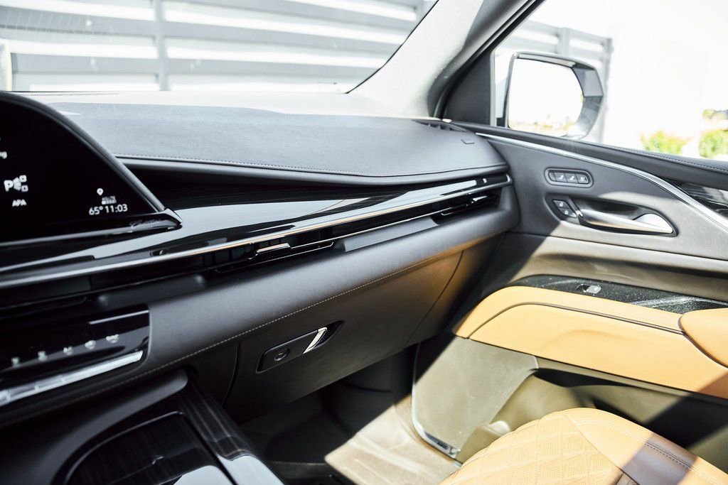 Used 2023 Cadillac Escalade ESV Sport w/ LPO, ONYX Package image 86