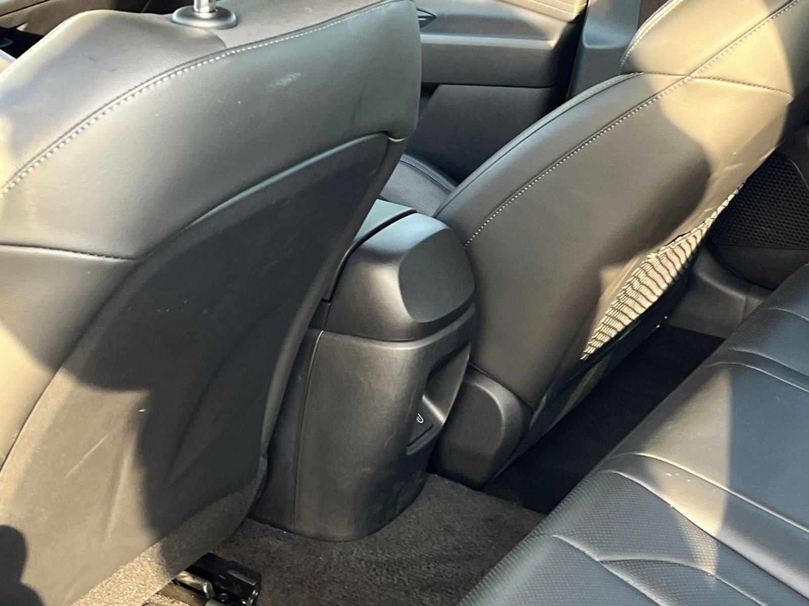 Used 2025 Hyundai Elantra Limited image 24