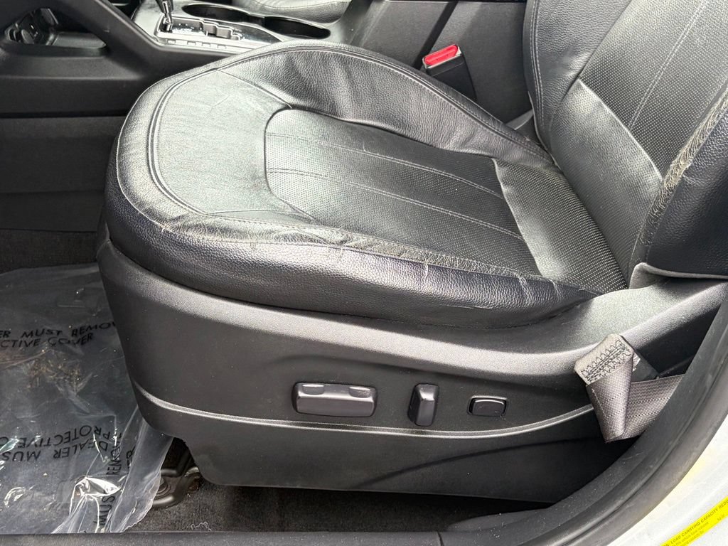 Used 2013 Hyundai Tucson Limited w/ Premium Pkg AWD/4WD image 12