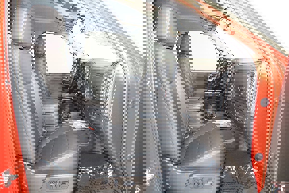 Used 2022 Chevrolet Silverado 2500 LTZ w/ LTZ Plus Package image 11