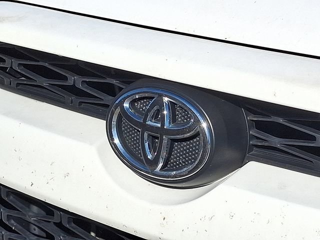 Used 2015 Toyota 4Runner SR5 AWD/4WD image 26