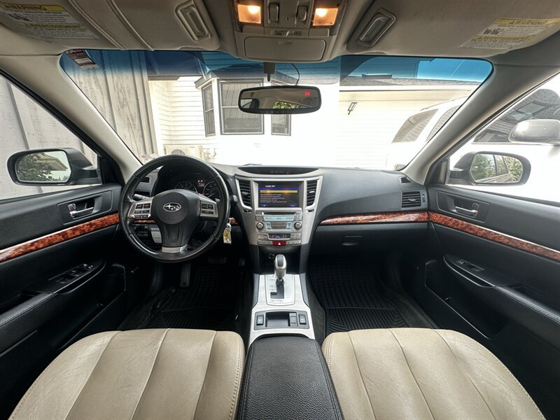 Used 2012 Subaru Outback 3.6R Limited AWD/4WD image 4
