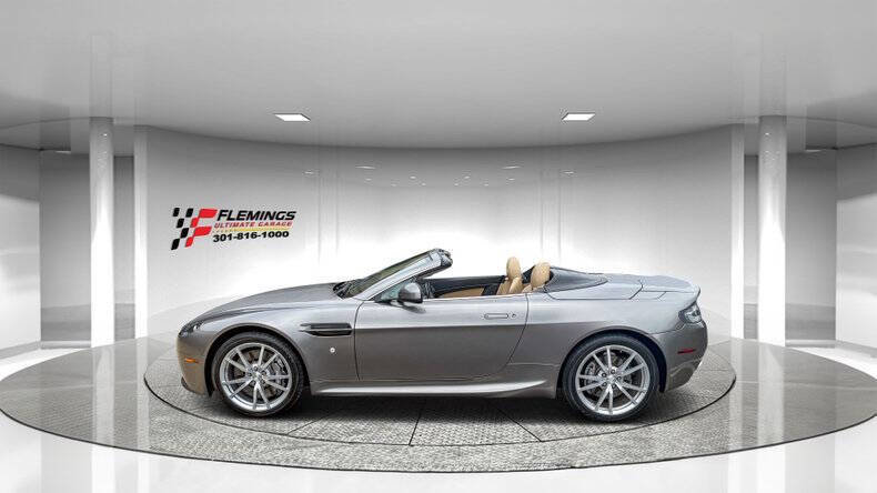 Used 2015 Aston Martin V8 Vantage Roadster image 2