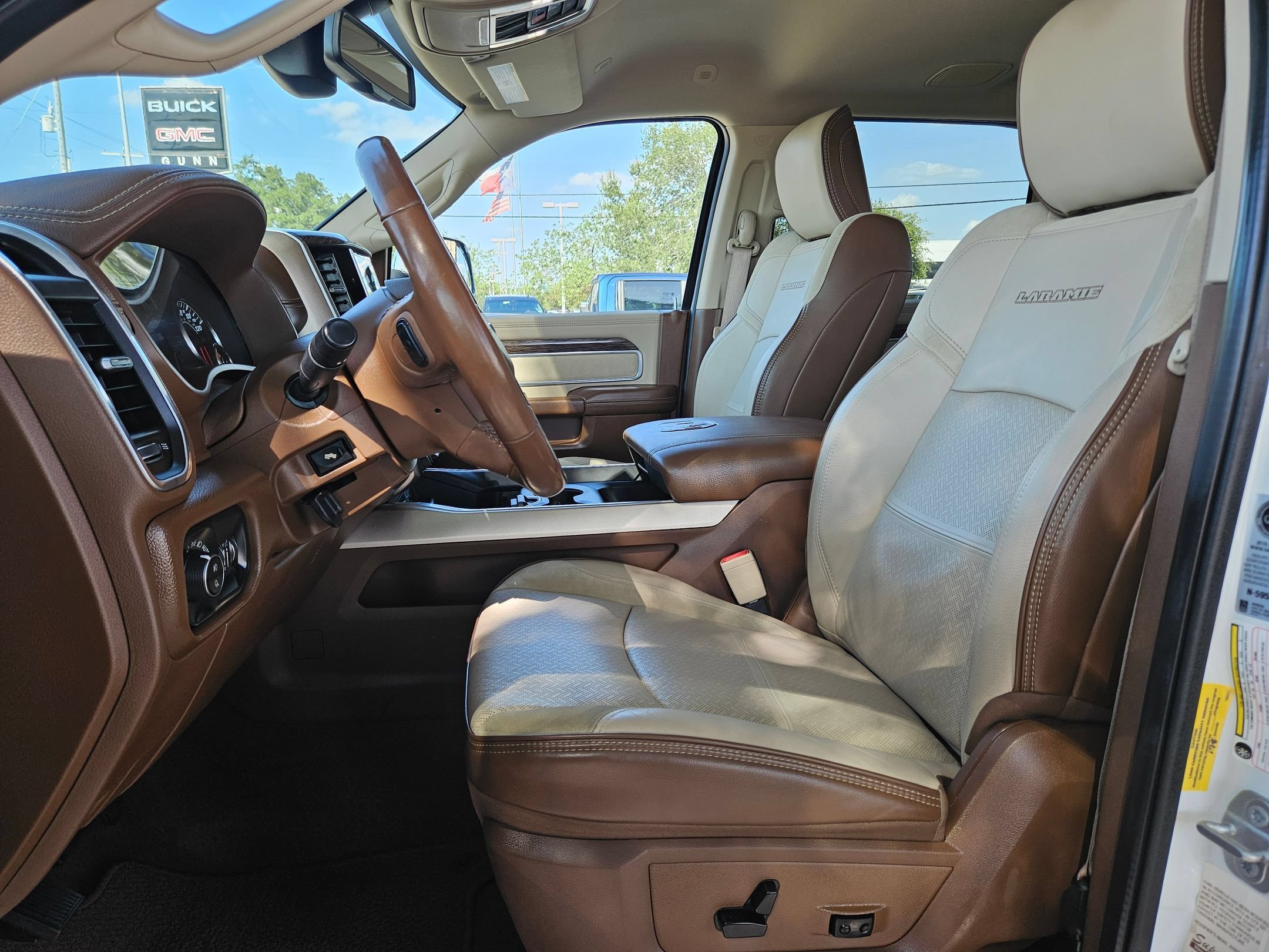 Used 2019 RAM 2500 Laramie AWD/4WD image 9