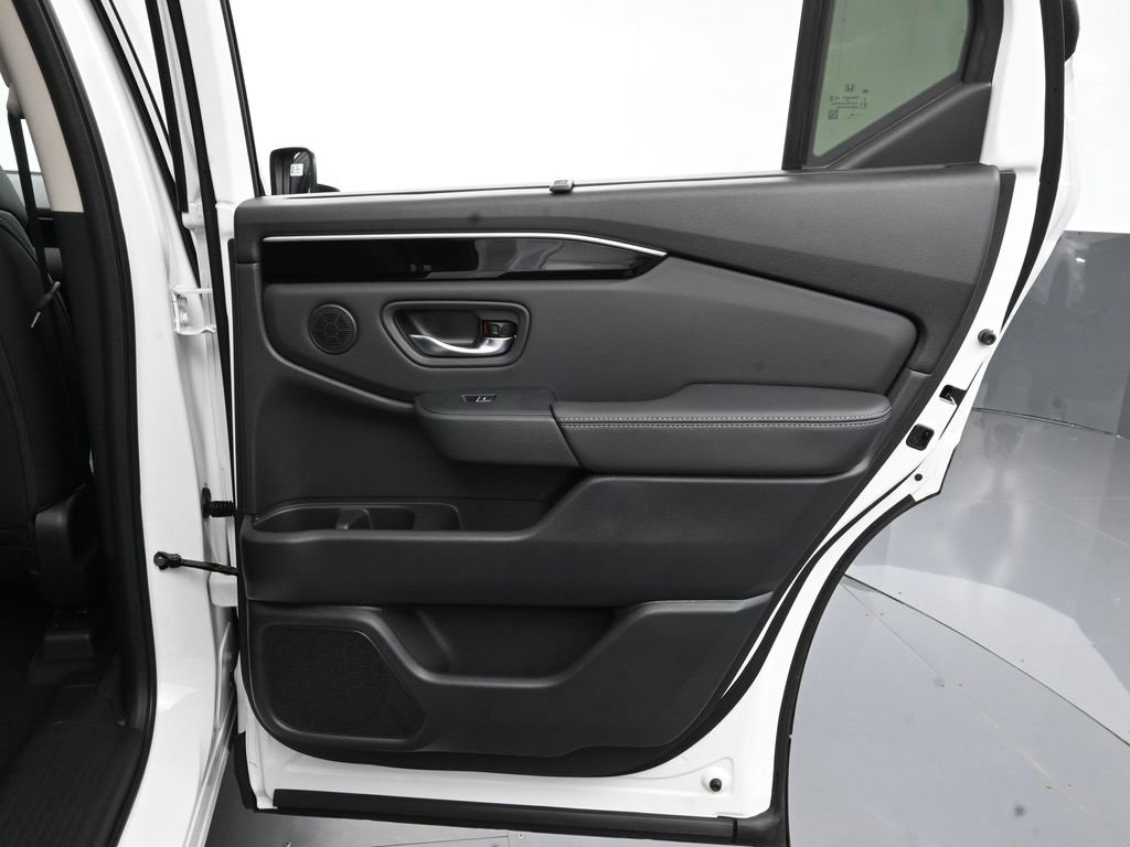 New 2025 Honda Pilot Touring image 39